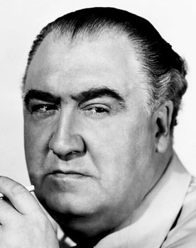 Francis L. Sullivan as Sir Julian Weyre