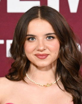 Madeleine McGraw as Amber Barnes