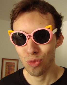 Thiago Fleith as Homem Encapuzado