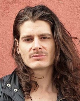 Gonçalo Lino Cabral as Dealer