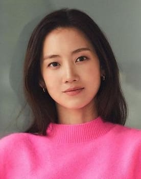 Shin Hyun-been as Kim Eun-Soo