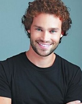 Keff Oliveira as Caco Limeira