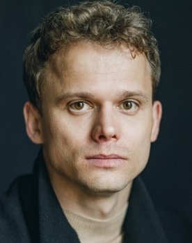 Виталий Ярош as оперативник