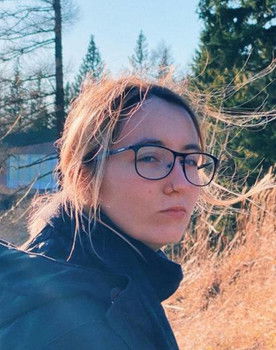 Nikoleta Slezáková as Emma