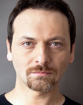 Devrim Özder Akın as Recep