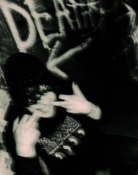 Glenn Bauer as Cameraman