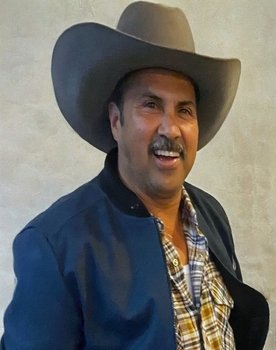 Mario Negrete as El Bohemias