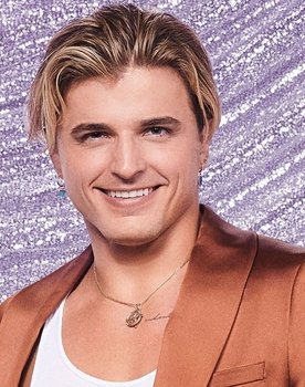 Nikita Kuzmin as Self - Housemate
