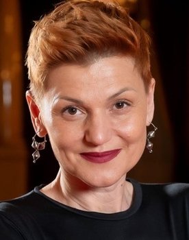 Vedrana Božinović as Tea