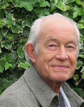 Alan Rothwell as (voice)