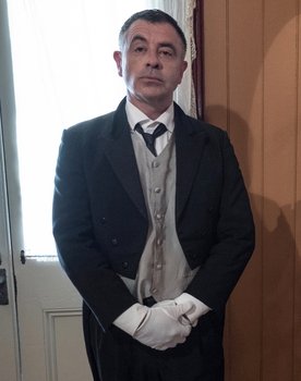 Eric Wilson as Flogdell