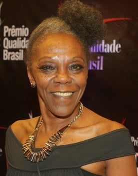 Teca Pereira as Claudete