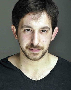 Tato Loché as Cajero Supermercado