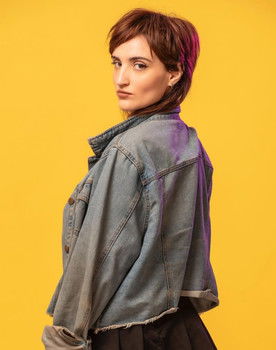 Anacleta Chicle as Ministra