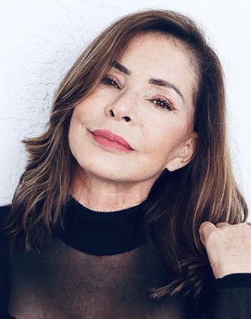 Alcira Gil as Esther