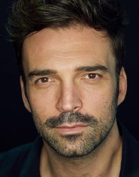 Ivan Bosiljčić as Dr. Nemanja Arsić