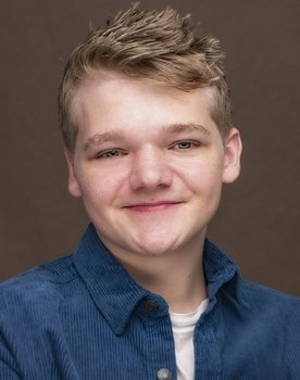 Oliver Dillon as Lumpy the Heffalump (voice)
