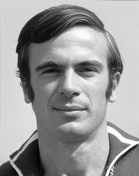 Viktor Saneev as Self - Carrying the Olympic Torch into the Stadium