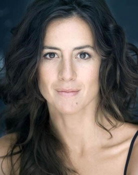 Patricia Urrutia as Izaskun