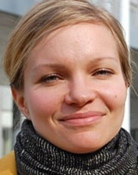 Elina Hietala as Jonna