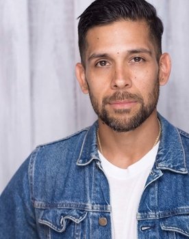 Marco Antonio Parra as Hugo