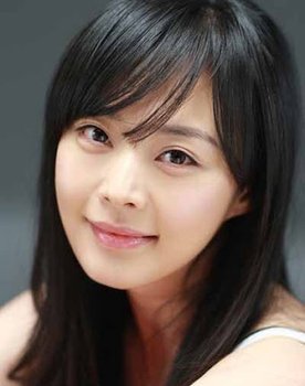 Kim Young-Ae as Hae Yeong [Min Seok's woman]