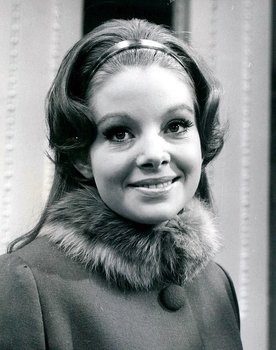 Anna Calder-Marshall as Queenie