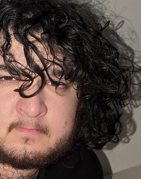 Thomas Morrow as Seller