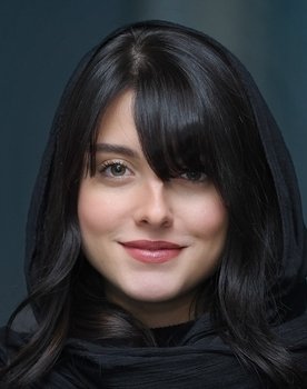 Fatemeh Masoudifar as jalil's wife