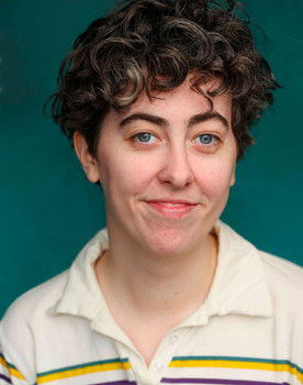 Emmett Kueppers as Ronnie the Paperboy