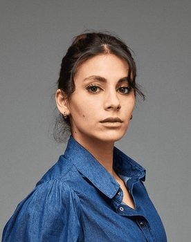 Tuğçe Açıkgöz as Zeynep