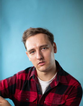 L.T. Hewitt as Gallery Visitor