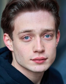 Philip Müller as Nick