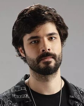 Genco Özak as Muhasebeci