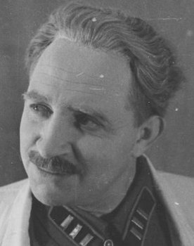 Nikolai Zelenyov as Селезнёв