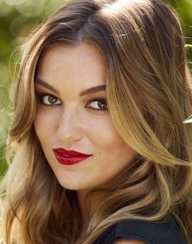 Lili Simmons