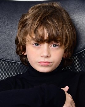 Miguel Soares as Ian Ferrari