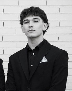 Pau Vanrell as Protagonista