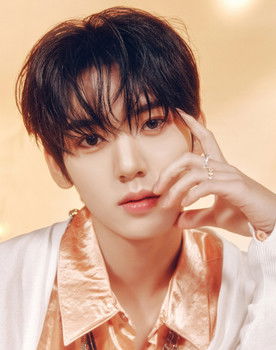 Han Yujin as Self — Contestant