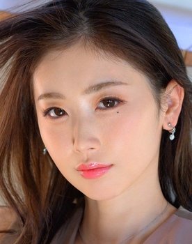 Saliva mingles in a secret room kissing president’s office – An Komatsu