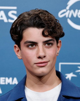 Samuele Carrino as 