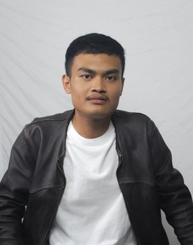 Fikri Haikal as Reno