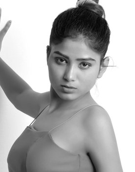 Aleesa Bella
