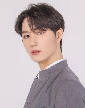 Jeong Seung-hwan as Jeong Sunghwan (THE CREWONE)