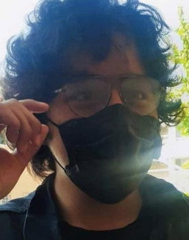 Carlos Álvarez as Security guard