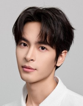 Mi Jin as Xiao Shuhe