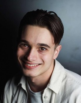 Bradley Jack Williams as Sean