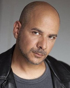 Pat Mastroianni as Jerry Taylor