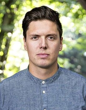 Andreas Wahl as Ekspert