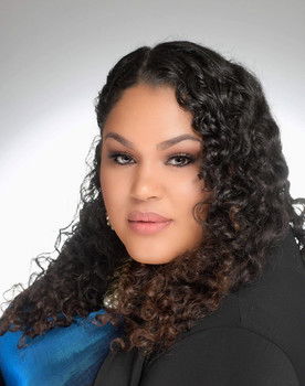 Deloris Hervey as Aunt Lois